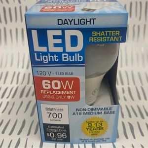 Led light bulb. New in box. Daylight.